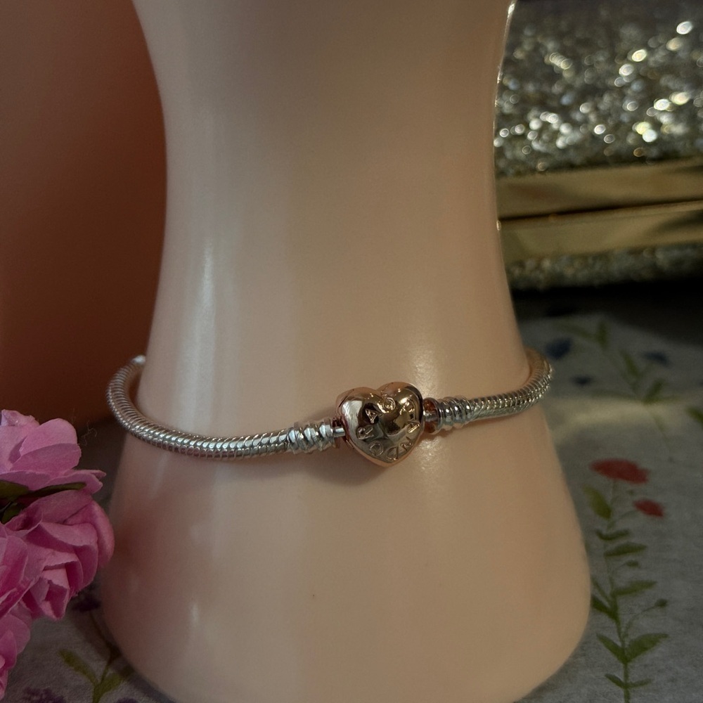 ⚜️ Silver Bracelet with Rose Gold Heart Charm 💗 - Picture 5 of 5